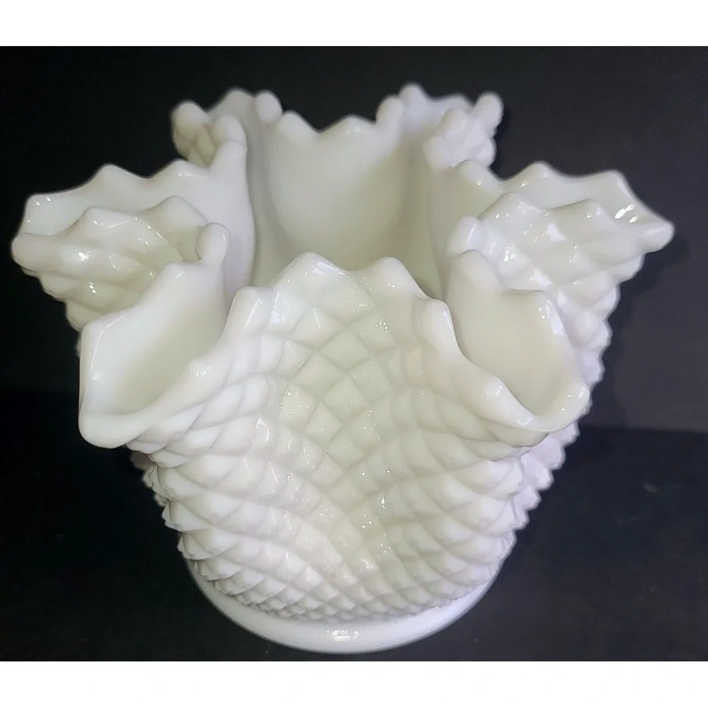Westmoreland‎ White Milk Glass Diamond Point Ruffled Vase Vintage Starburst Base